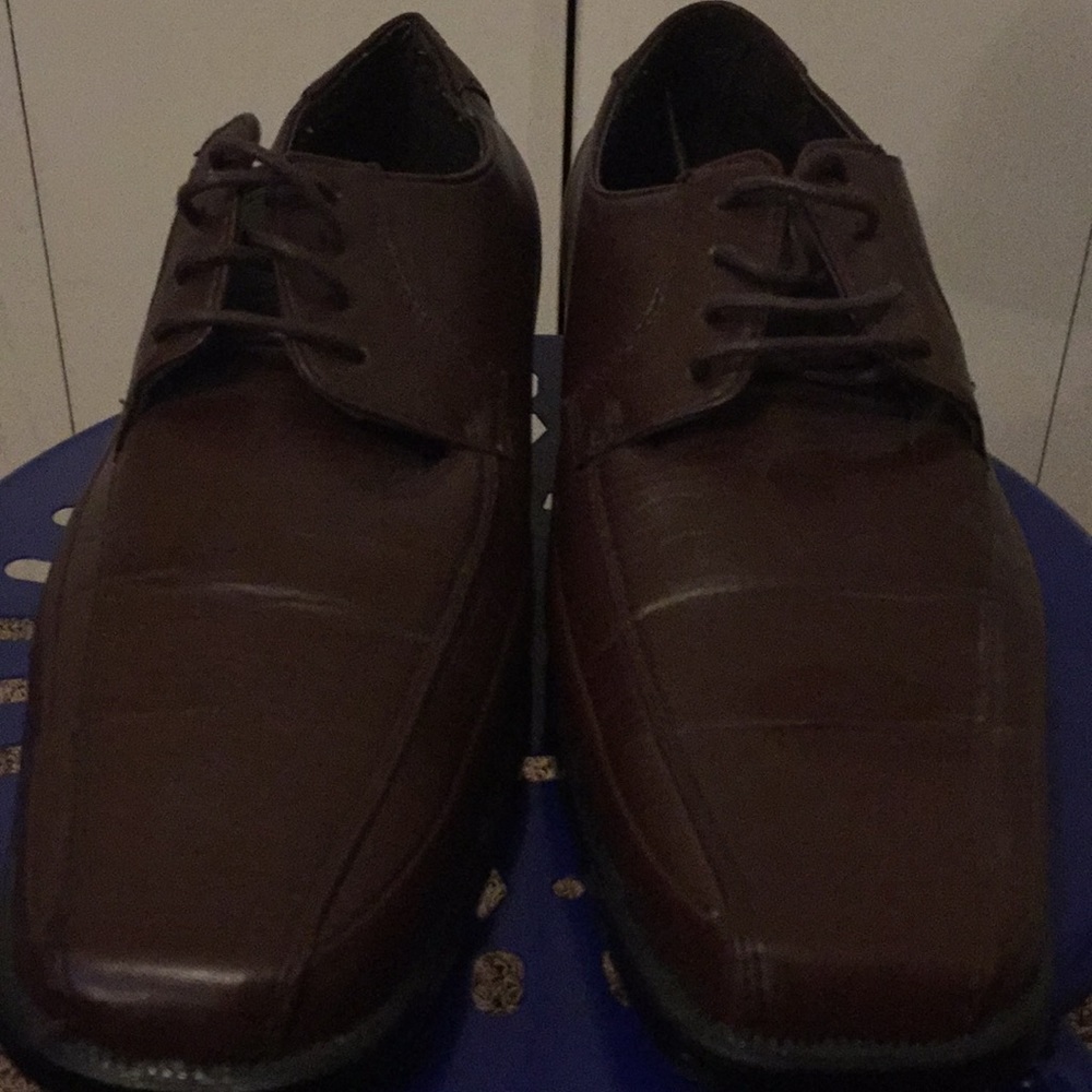 Dress shoes